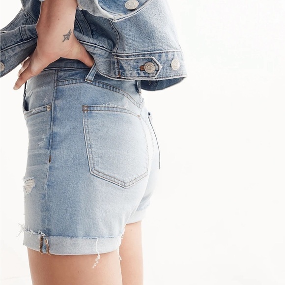 Madewell High-Rise Denim Shorts in Posey Wash - Picture 4 of 12